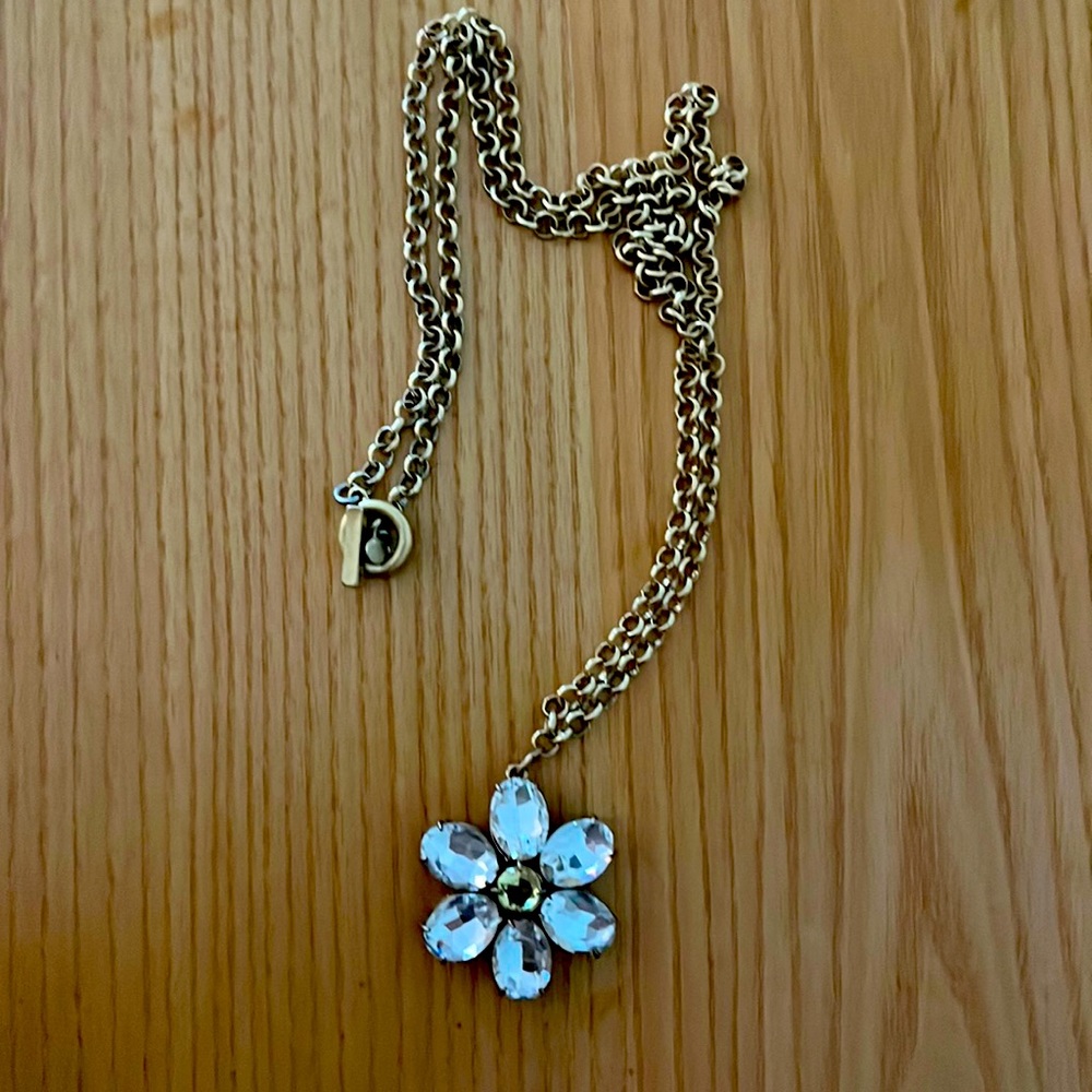 Ann Taylor flower necklace